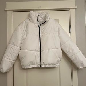 Women’s Wild Fable Puffer Jacket White Size Large